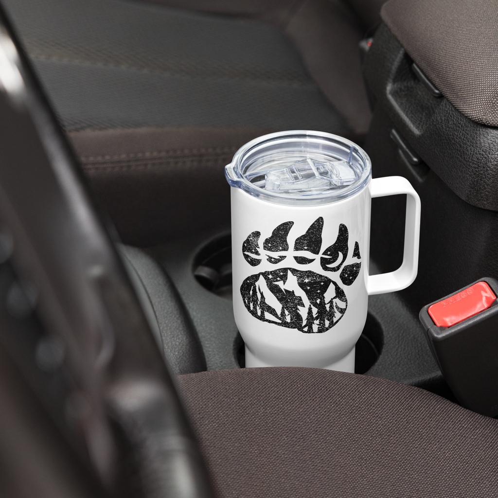 Travel mug with a handle