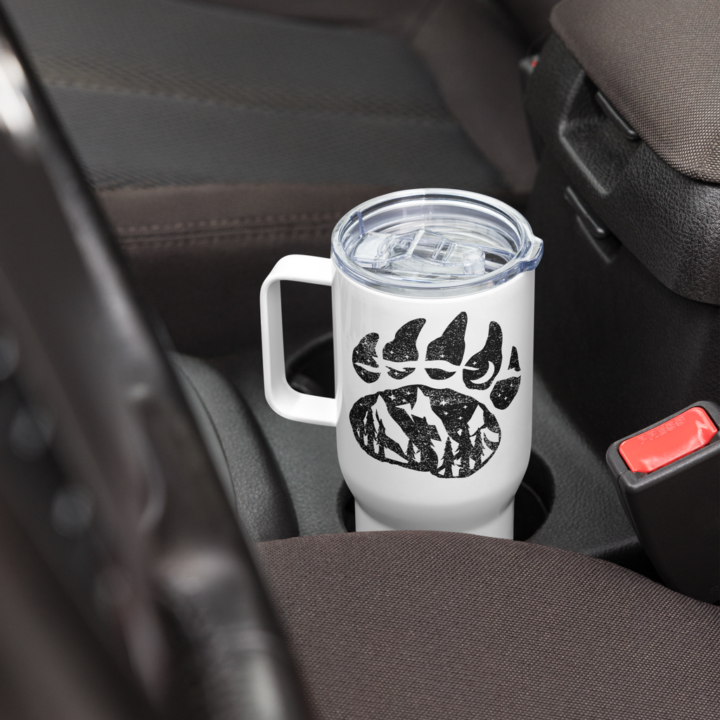 Travel mug with a handle